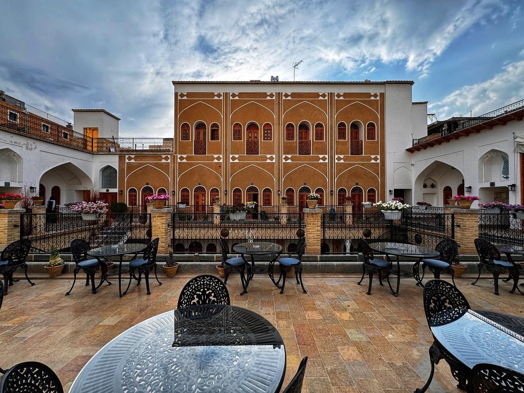اقامتگاه سنتی عمارت سهروردی ( درجه یک ) اصفهان