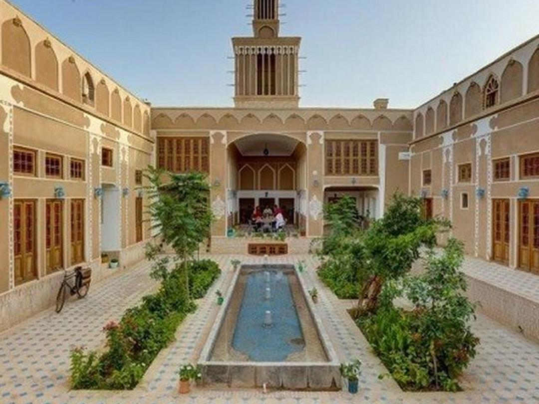 هتل بوتیک سنتی عمارت مالمیر یزد